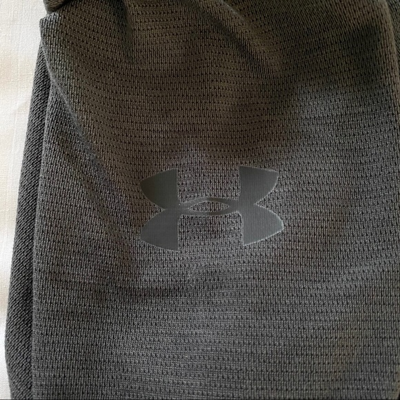 SOLD! 💚Under Armour Threadborne Long Sleeve Tee - Picture 8 of 8